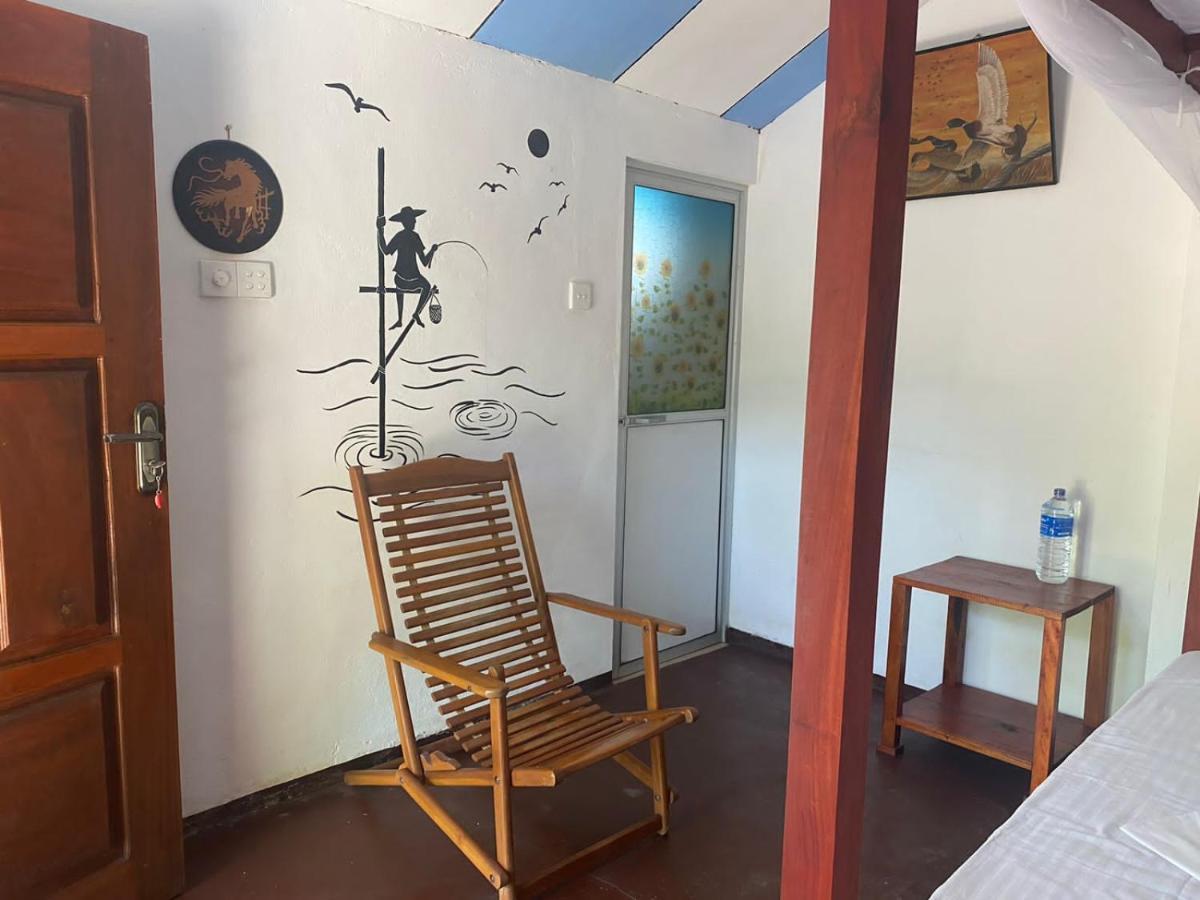 Ekamuthu Homestay ディックウェラ エクステリア 写真