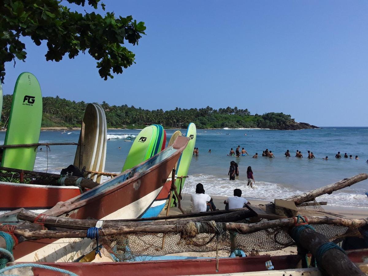 Ekamuthu Homestay ディックウェラ エクステリア 写真