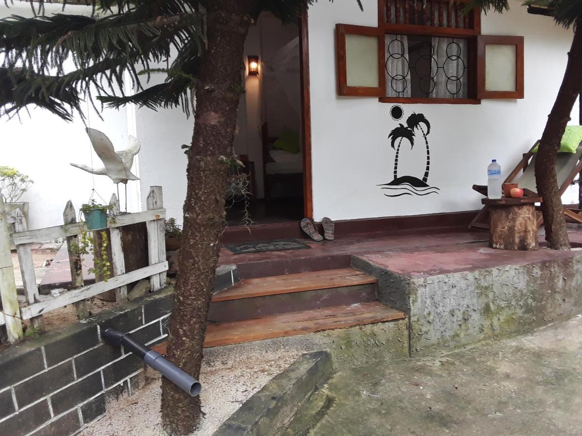 Ekamuthu Homestay ディックウェラ エクステリア 写真