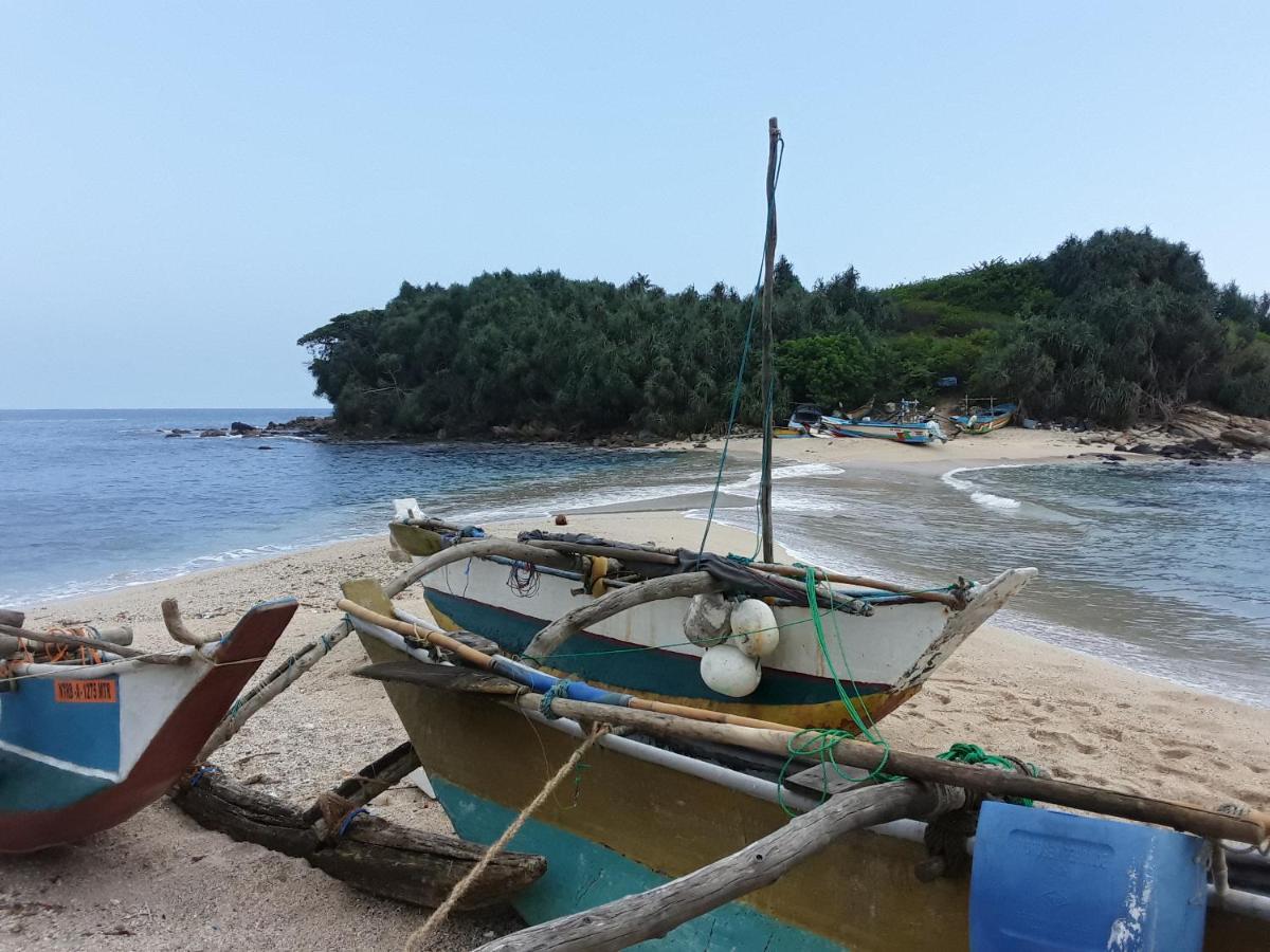 Ekamuthu Homestay ディックウェラ エクステリア 写真